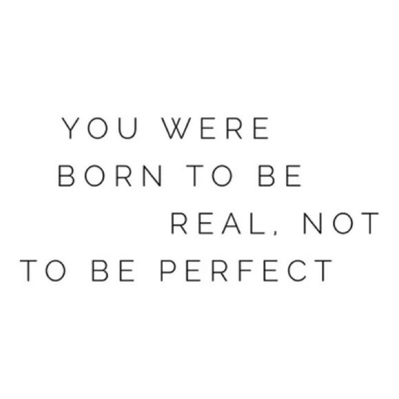 10/$25🦋 Disney Parks White Mickey Mouse Graphic Tee - Size Medium - Picture 14 of 14